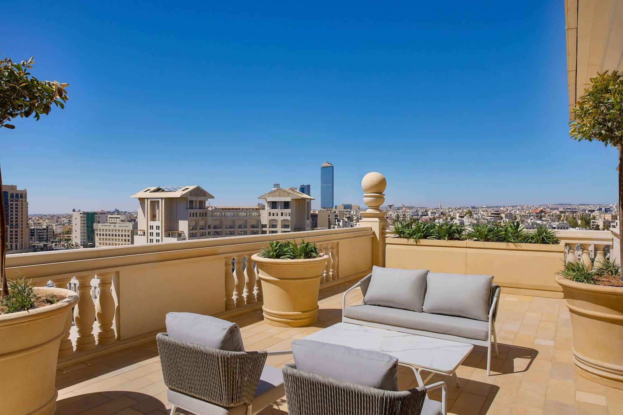 Hotel The Ritz-Carlton, Amán Exterior foto The Westin Palace Madrid