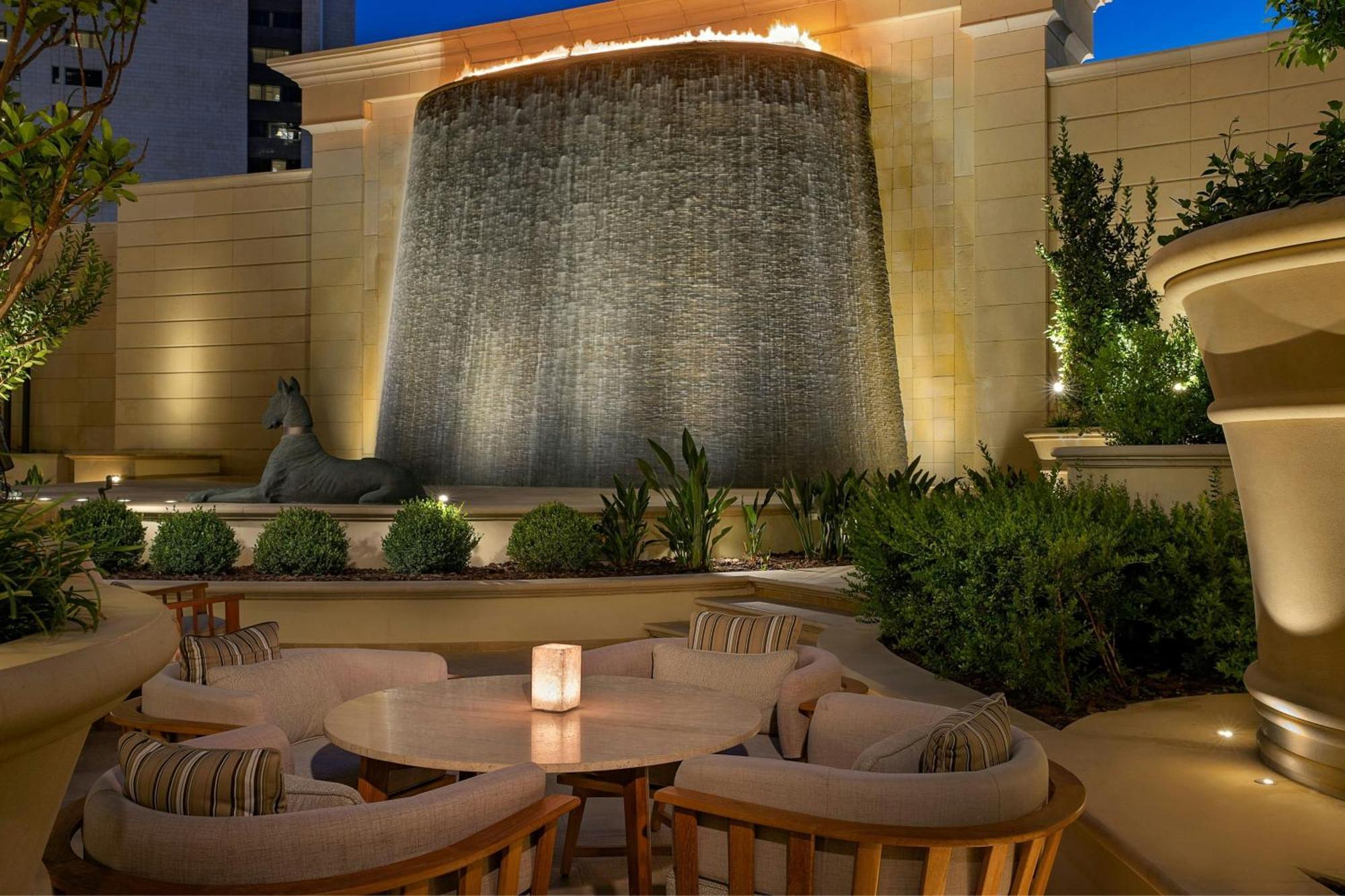 Hotel The Ritz-Carlton, Amán Exterior foto The Waterfall at the Wynn