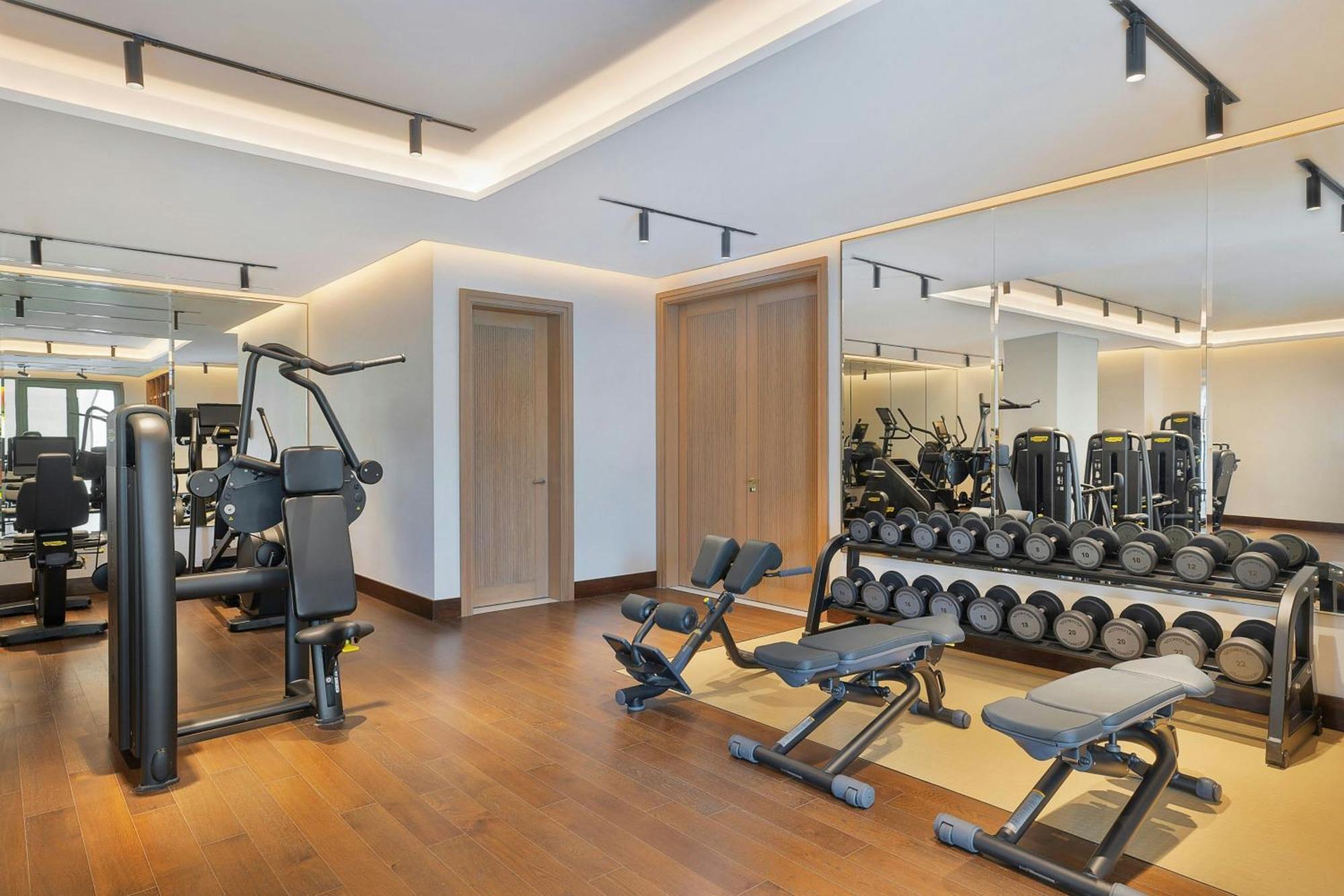 Hotel The Ritz-Carlton, Amán Exterior foto The gym at the hotel